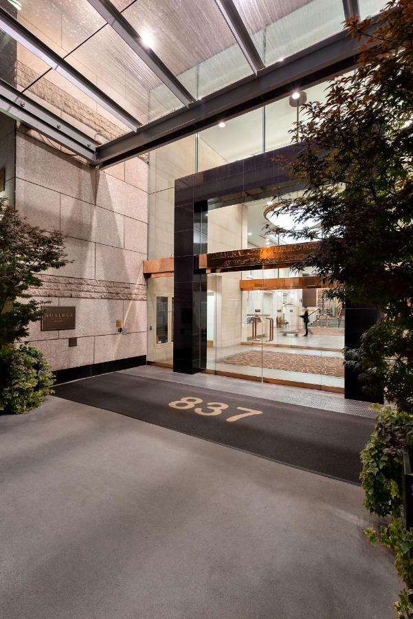Auberge Vancouver Hotel Bagian luar foto